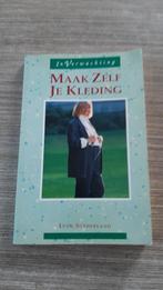 Boek zelf zwangerschapskledij maken, Ophalen of Verzenden, Zo goed als nieuw, Borduren en Naaien
