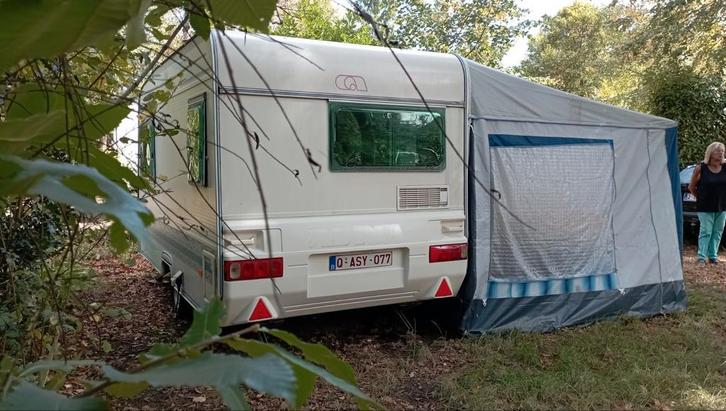 Adria caravan in goede staat met mover. Winter prijsje!, Caravans en Kamperen, Caravans, Particulier, Adria, Mover, Ophalen