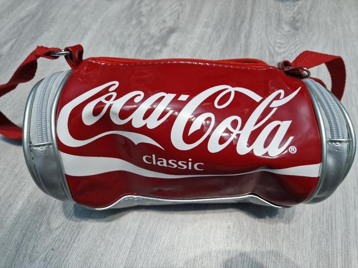 Zakje in de vorm van een blikje Coca-Cola, Verzamelen, Merken en Reclamevoorwerpen, Nieuw, Overige typen, Ophalen of Verzenden