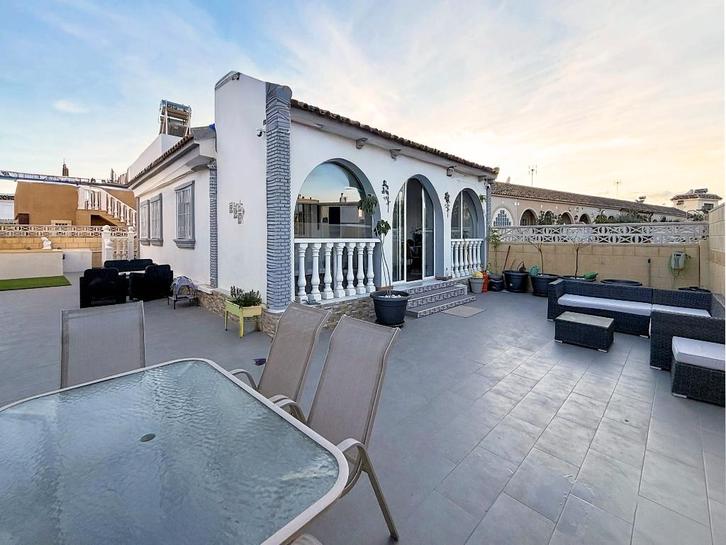 SUPERBE VILLA A UN TOUT PETIT PRIX, Immo, Buitenland, Spanje, Woonhuis, Stad