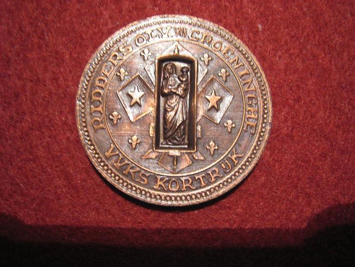 Scoutisme metalen munt VVKS Kortrijk, Verzamelen, Scouting, Zo goed als nieuw, Embleem, Speld of Insigne, Verzenden