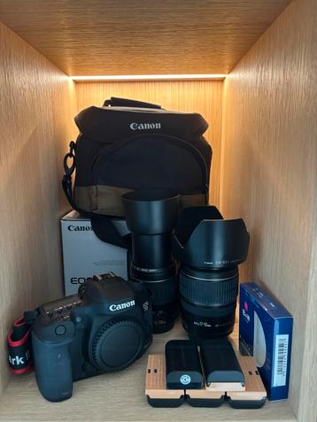 Als Nieuw - Canon EOS D7 mark 2 + 2 lenzen, tas, accu’s… beschikbaar voor biedingen