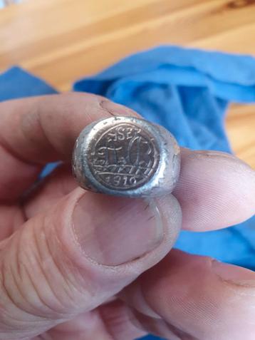 Bague 14/18 beschikbaar voor biedingen