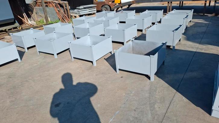 Metalen stapelbakken in zeer goede staat, Doe-het-zelf en Bouw, Kratten en Dozen, Zo goed als nieuw, Ophalen