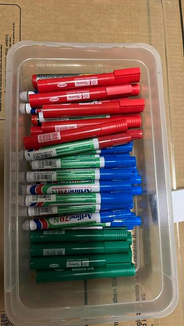Lot de 10 marqueurs indelebile neufs beschikbaar voor biedingen