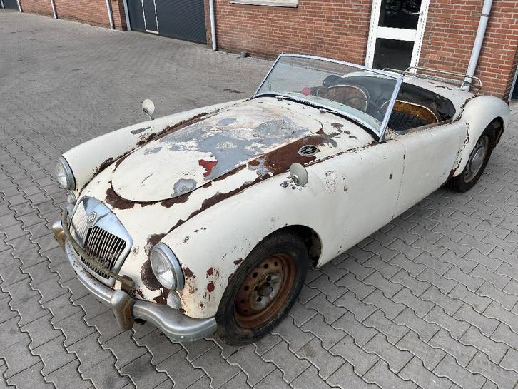 Roadster MG MGA 1500 1959 - projet de restauration, Autos, Oldtimers & Ancêtres, Entreprise, Achat, MG, Essence, Cabriolet, 2 portes