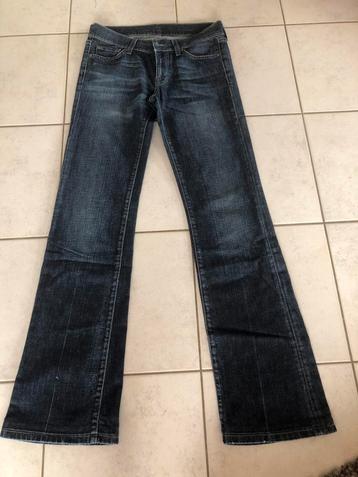 Donkere Seven jeans. M 27 L 104cm. Pijpbreedte 44cm.
