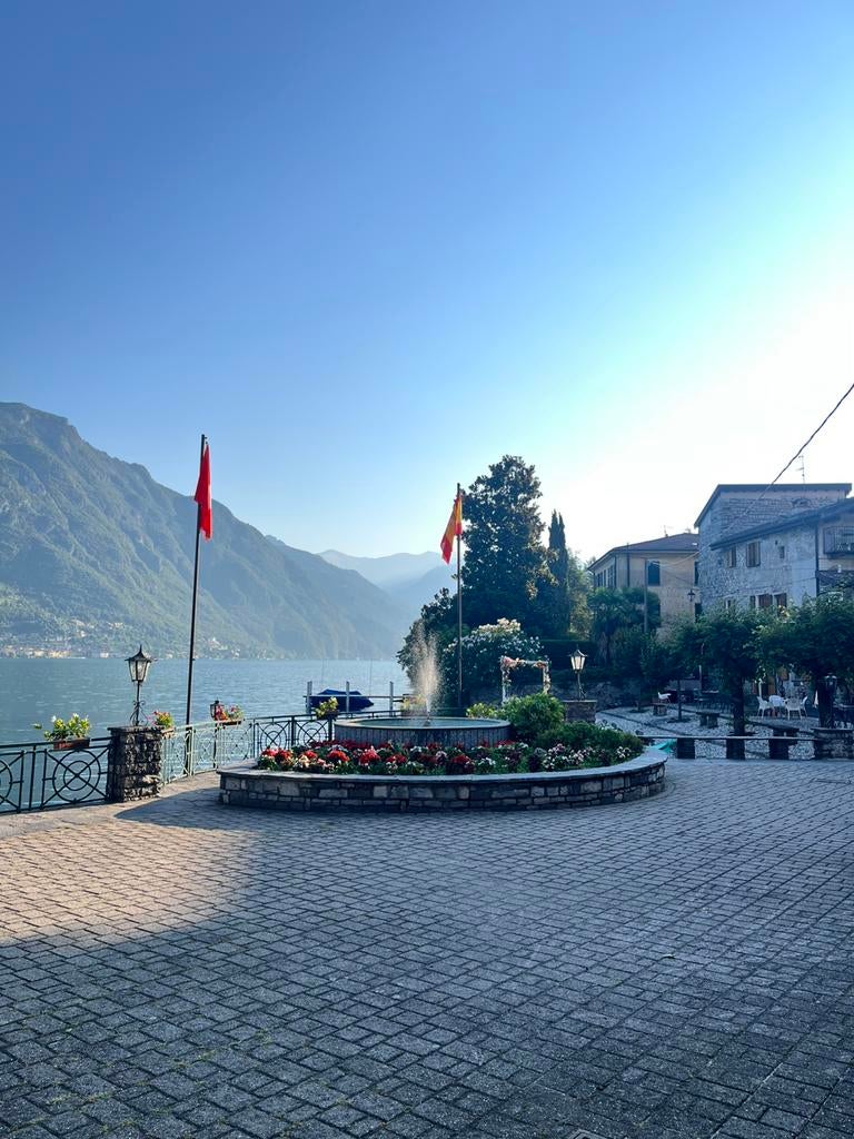 Vacances en Italie  lac de Lugano. À la plage !, Vacances, Maisons de vacances | Italie, Lombardie et Région des lacs, Chalet, Bungalow ou Caravane