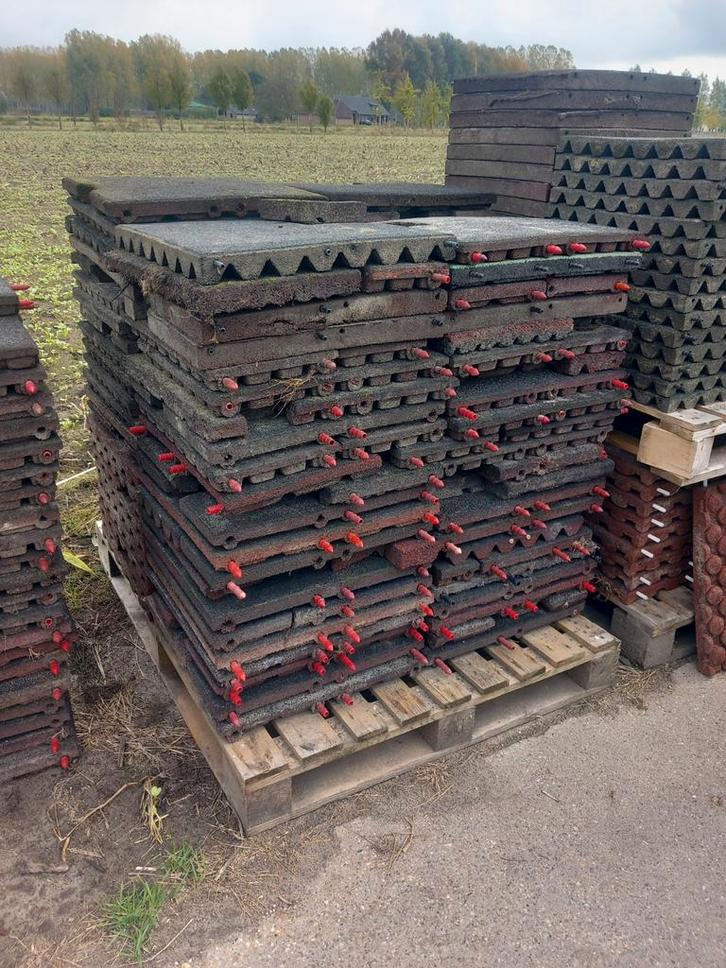 Diverse partijen restanten rubber tegels. €2,95 per m2, Dieren en Toebehoren, Stalling en Weidegang, Stalling, Weidegang
