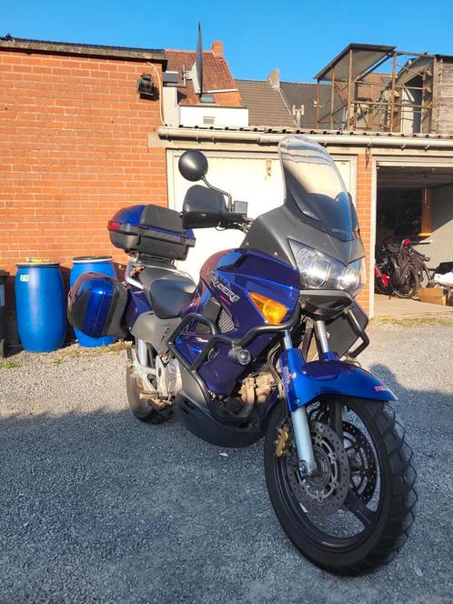 Honda Varedero XL1000, Motoren, Motoren | Honda, Particulier, meer dan 35 kW, 2 cilinders, Ophalen