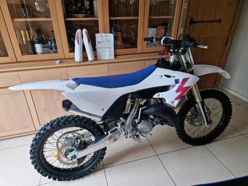 2024 Yamaha yz 125 yz125 50th anniversary, Motos, Motos | Yamaha, Entreprise, Moto de cross, 1 cylindre, Enlèvement