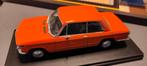 BMW 2002ti oranje 1972 1:24 op display met vitrinekapje, Ophalen, Zo goed als nieuw
