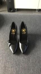 La pomme de loveley schoenen, Enlèvement, Comme neuf