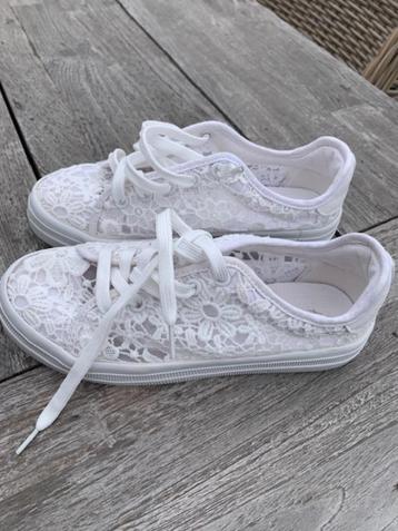 Kanten sneakers maat 35 merk H&M  beschikbaar voor biedingen