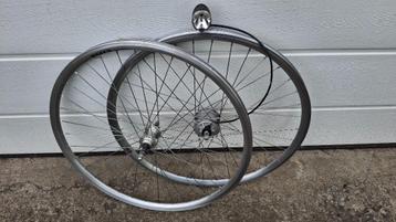 Goede 28 wielset 6/7 achterwiel en voorwiel met naafdynamo, Fietsen en Brommers, Fietsonderdelen, Ophalen, Gebruikt, Wiel, Shimano