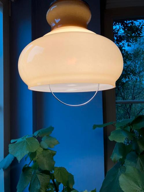 Vintage karamelkleurige opaline hanglamp (glas), Huis en Inrichting, Lampen | Hanglampen, Glas, Ophalen