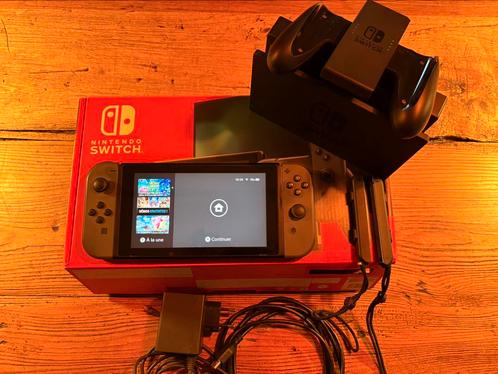 Switch V2 2019 + carte sd 128gb, Games en Spelcomputers, Spelcomputers | Nintendo Switch, Zo goed als nieuw, Ophalen