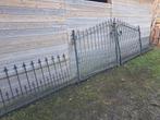 Hekken - 2-delig - smeedijzer, Ophalen, Met poort, Gebruikt, Spijlenhekwerk