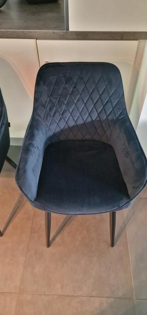 Set van 4 eetkamerstoelen – zwart velours met zwarte poten, Huis en Inrichting, Stoelen, Zo goed als nieuw, Zwart, Ophalen