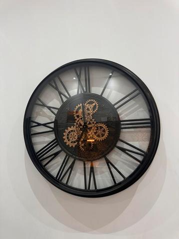 Klok met draaiende tandwielen - 86 cm diameter beschikbaar voor biedingen