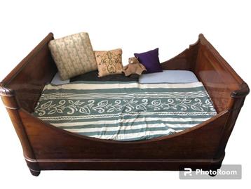 bed / sledebed in mahonie beschikbaar voor biedingen