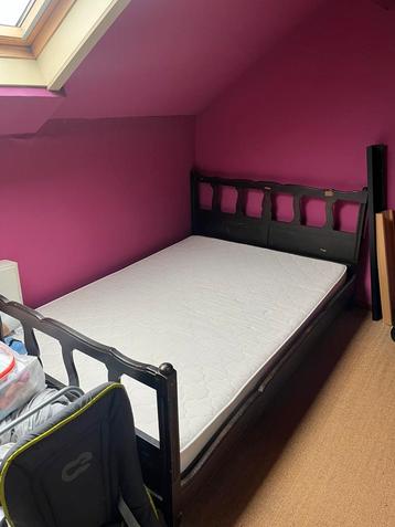 Houten bed GRATIS beschikbaar voor biedingen
