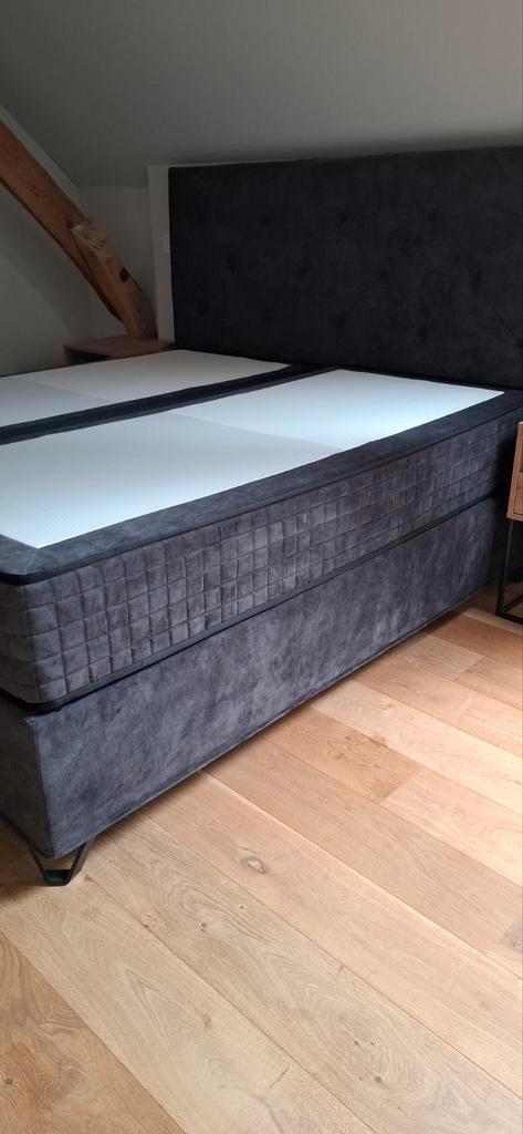 Boxspring Swiss Sense 180x200 NIEUWSTAAT, Huis en Inrichting, Slaapkamer | Boxsprings, Nieuw, 180 cm, 200 cm, Tweepersoons, Grijs