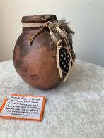 Etnisch vaasje aardewerk handmade Zuid-Afrika, Moins de 50 cm, Enlèvement ou Envoi