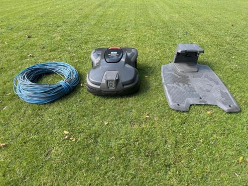 Husquvarna 415X robot grasmaaier, Tuin en Terras, Robotmaaiers, Zo goed als nieuw, 20 tot 25 cm, Met regensensor, Bestuurbaar via app