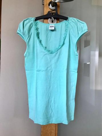 Vero Moda : nieuw turuoise t-shirt diepe V-hals , maat M beschikbaar voor biedingen