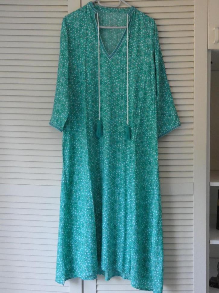 Groen-witte lange jurk, Kleding | Dames, Jurken, Zo goed als nieuw, Maat 42/44 (L), Groen, Ophalen of Verzenden