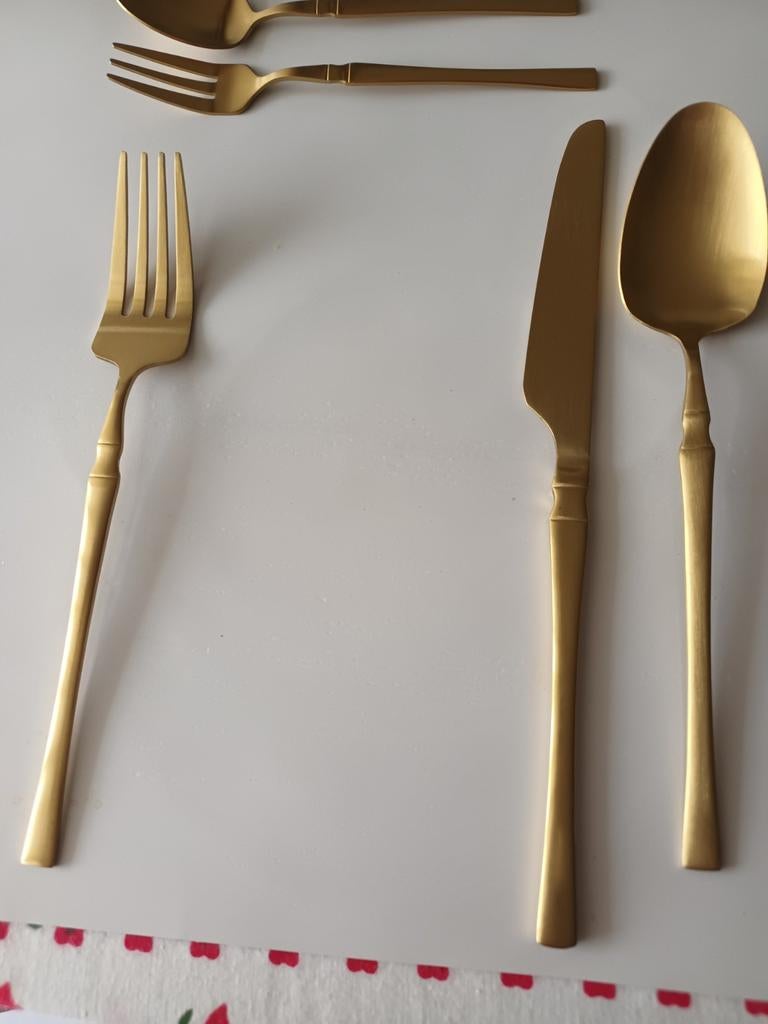 Couverts 12 pièces entièrement neufs e, Maison & Meubles, Cuisine | Couverts, Enlèvement ou Envoi