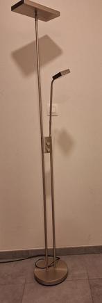 Moderne LED staande lamp – 2-in-1 uplighter en leeslamp, Maison & Meubles, Lampes | Lampadaires, Utilisé, Métal, 150 à 200 cm