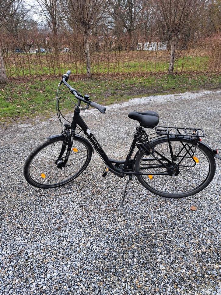 Damesfiets 28 inch, Fietsen en Brommers, Elektrische fietsen, Gebruikt, Ophalen