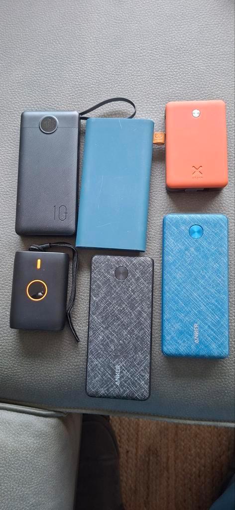 Powerbanks,set van 6, +15 kabels+tas., Telecommunicatie, Powerbanks, Ophalen of Verzenden