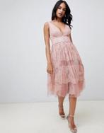 Roze kanten jurk van Asos - Maat 42, Vêtements | Femmes, Robes, Rose, Taille 42/44 (L), Enlèvement ou Envoi