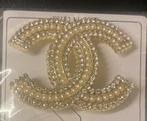 Chanel broche, Handtassen en Accessoires, Broches, Met strass, Overige materialen, Overige kleuren, Minder dan 4 cm