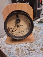Wisselspannïngs Voltmeter type draaiijzermeter meer dan100j, Antiek en Kunst, Ophalen
