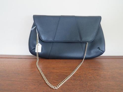 UN JOUR AILLEURS leren etui, Handtassen en Accessoires, Tassen | Damestassen, Zo goed als nieuw, Avondtasje, Blauw, Ophalen of Verzenden