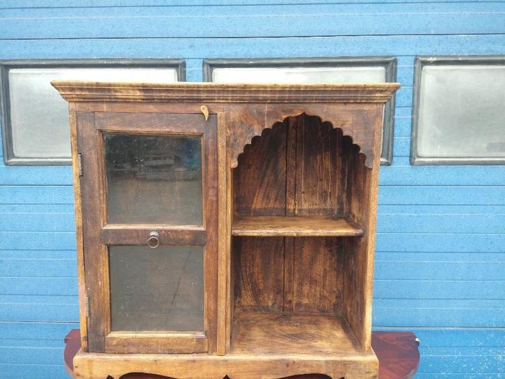 Vintage oud bijzet kastje  Gemaakt van massief hout, Antiek en Kunst, Antiek | Meubels | Kasten, Ophalen