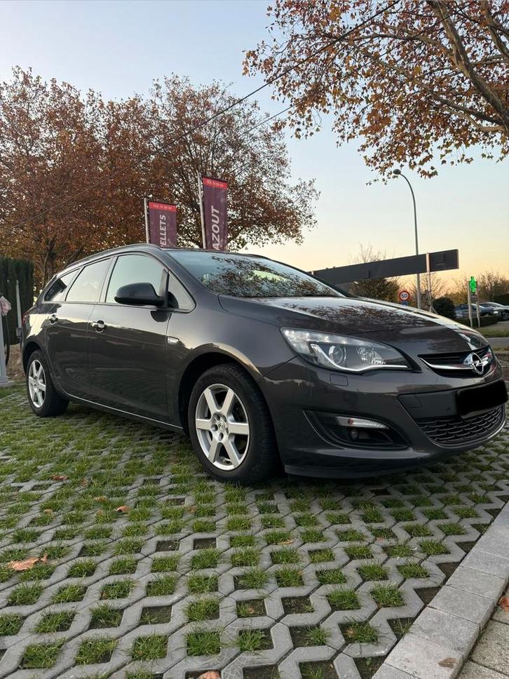 Opel Astra Sport 1.4 Turbo benzine LPG, Auto's, Opel, Particulier, Astra, LPG, Euro 5, Break, 5 deurs, Automaat, Bruin, Zwart