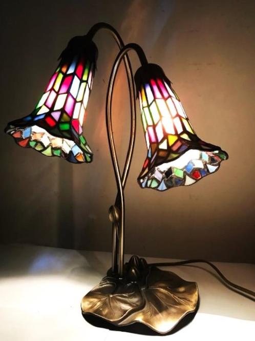 Tiffany Lelie lamp 2 lichts Meyda MuLighti-kleurig😍✨💑🎁🤗, Antiek en Kunst, Antiek | Verlichting, Ophalen of Verzenden