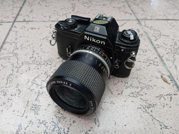 oud fototoestel NIKON EM camera beschikbaar voor biedingen