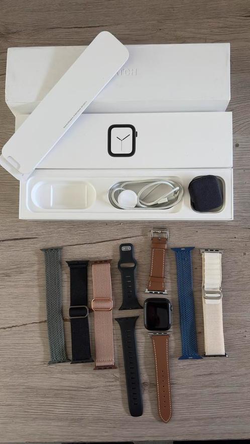 Apple Watch Série 4 - 44mm, Bijoux, Sacs & Beauté, Montres connectées, Comme neuf