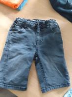 2stuks denim short maat 128, Kinderen en Baby's, Kinderkleding | Maat 128, Ophalen of Verzenden, Zo goed als nieuw