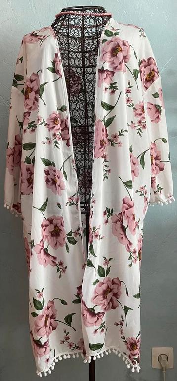 Zeer lichte kimono/ kamerjasje met fantasie 44/46 beschikbaar voor biedingen
