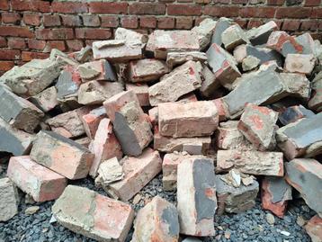 Gratis stenen 18x8x6 beschikbaar voor biedingen
