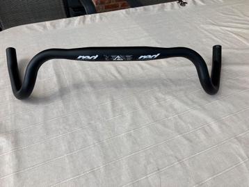 Gravelstuur Red cycling products 440 mm beschikbaar voor biedingen