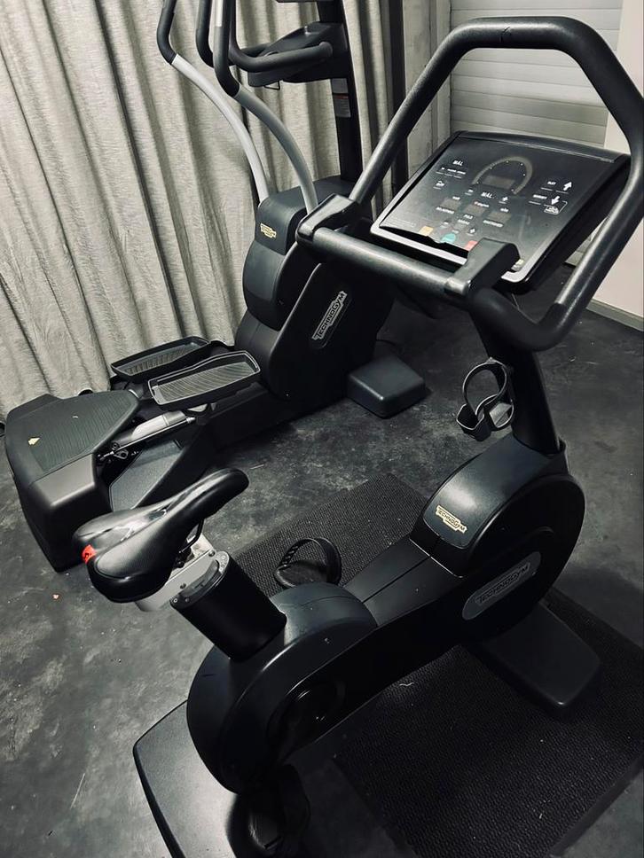 TECHNOGYM EXCITE SP BLACK NEW BIKE, Sport en Fitness, Fitnessmaterialen, Ophalen of Verzenden