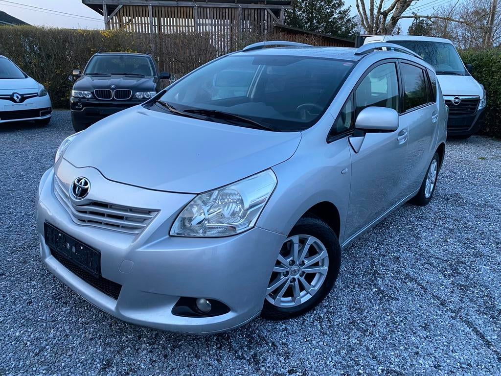 Toyota verso 2.0 D4D 5 place, Autos, Toyota, 93 kW, Entreprise, Boîte manuelle, Noir